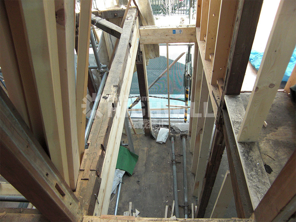 戸建てスケルトンリフォーム　階段構造
