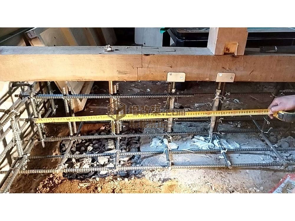 ハーフスケルトン　基礎補強工事