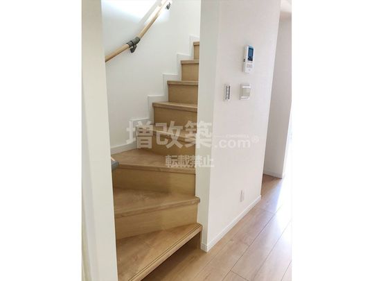 大田区　戸建てリノベーション　新規階段