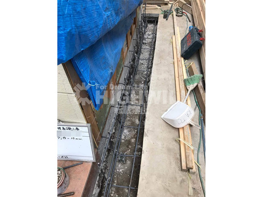 無筋基礎の室外からの補強（配筋後）