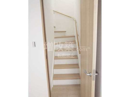 豊島区　戸建リノベ　新規階段