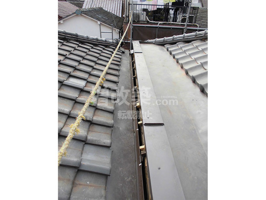 隣地距離15㎝！築60年耐震等級３へリノベーション｜戸建てフルリフォームなら増改築.com　屋根