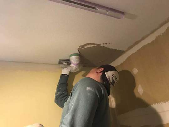 ラドン漆喰天井塗り