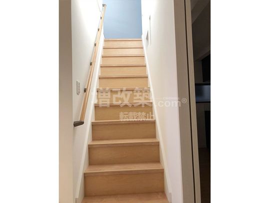 大田区　戸建てフルリフォーム　屋上階段