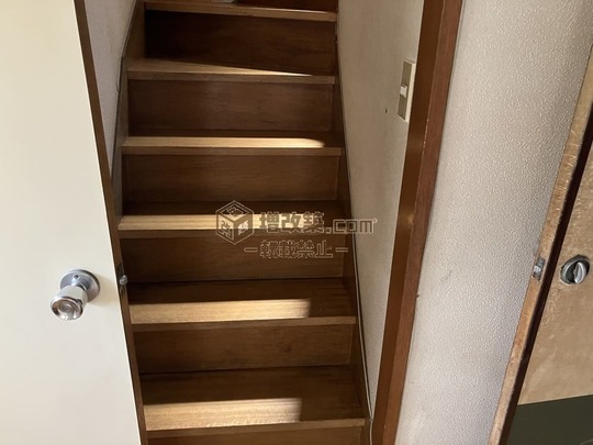 ハーフスケルトン　既存階段