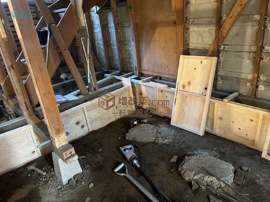 ハーフスケルトン　基礎補強工事　型枠