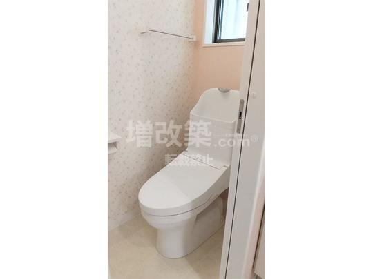 東京都荒川区　M様邸　竣工　階段下トイレ