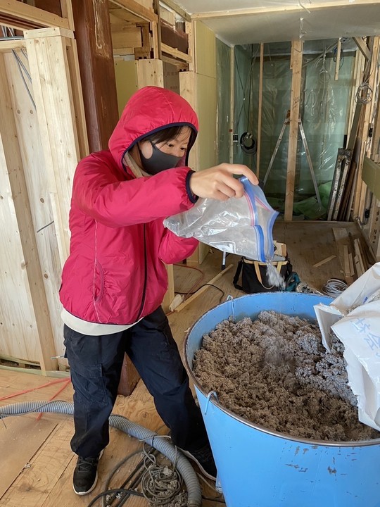 EM整流炭ボール