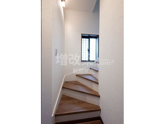 江東区　戸建てリノベーション　竣工階段