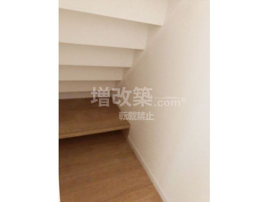 大田区　戸建てリノベーション　階段下空間